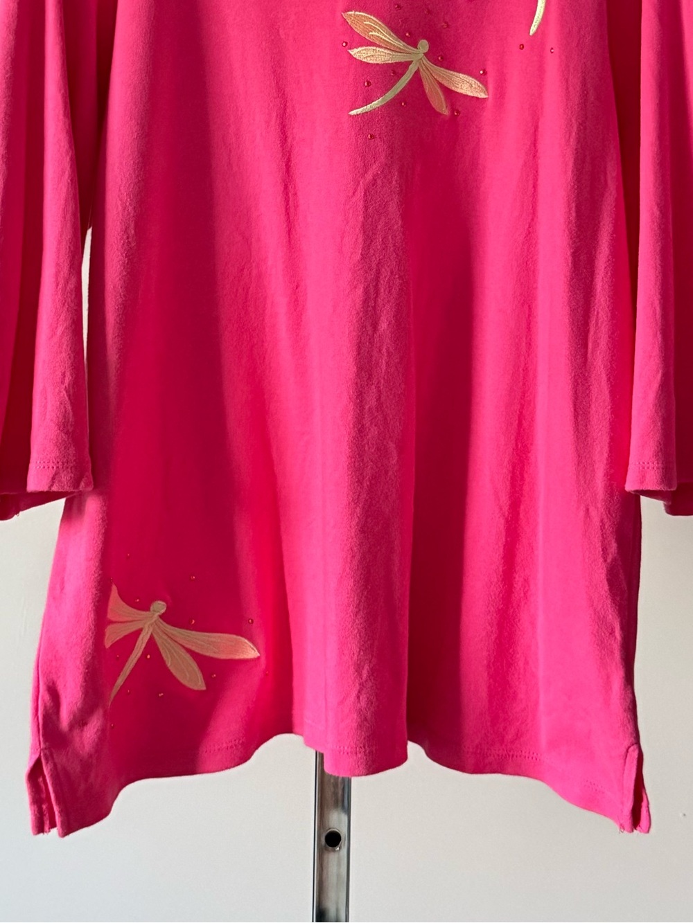 Quacker Factory Hot Pink Dragonfly Rhinestone Top 1X - Picture 7 of 14